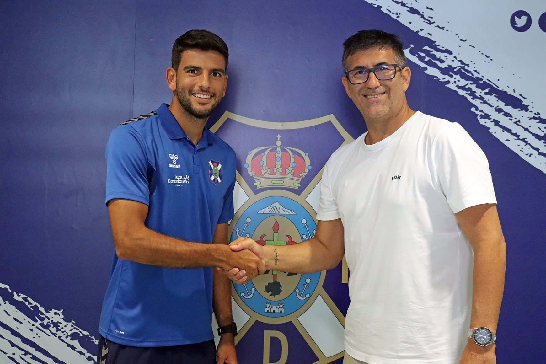 Javi Alonso, blanquiazul también en la temporada 25/26 | CD Tenerife ...