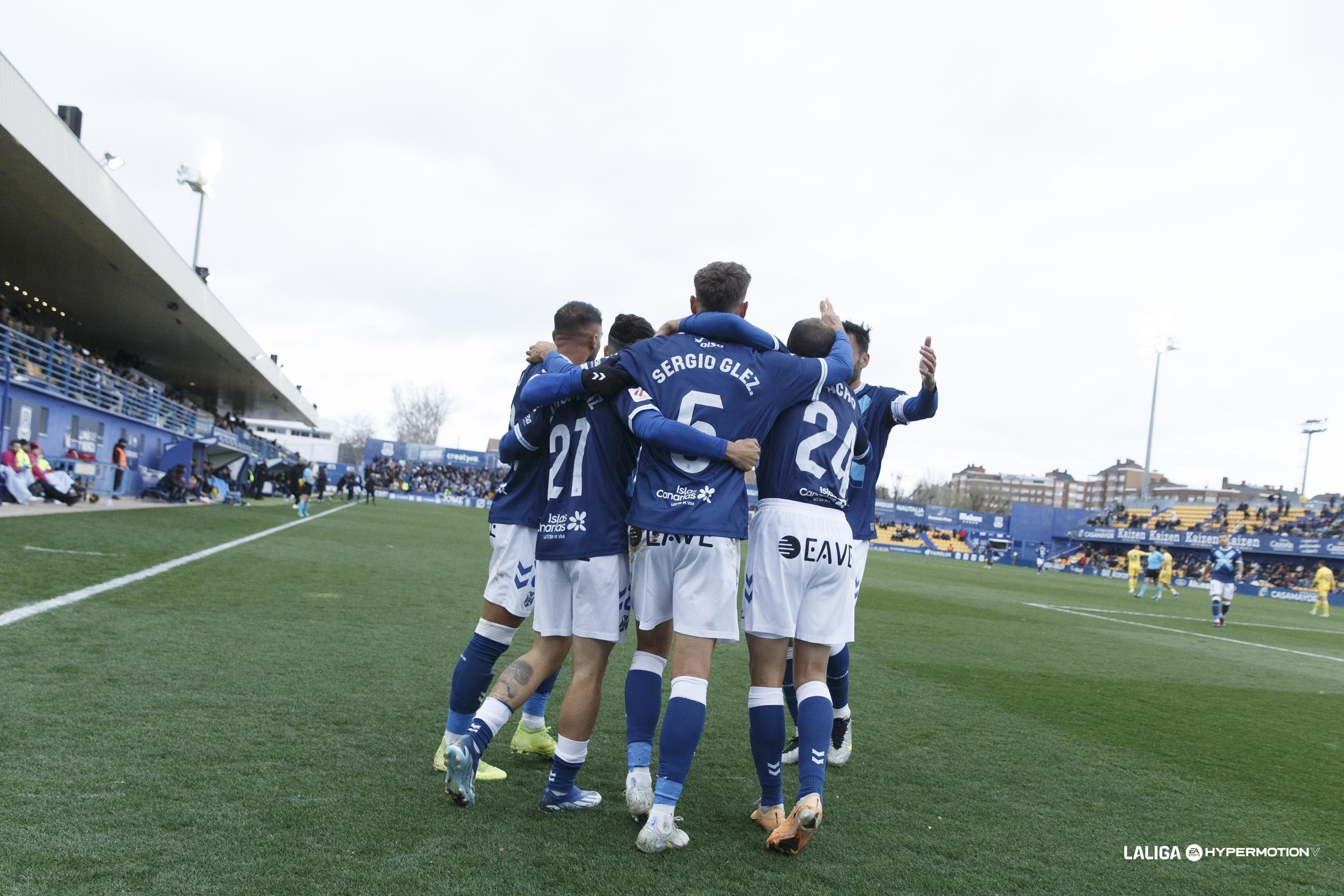 Alineaciones de cd tenerife contra agrupación deportiva alcorcón