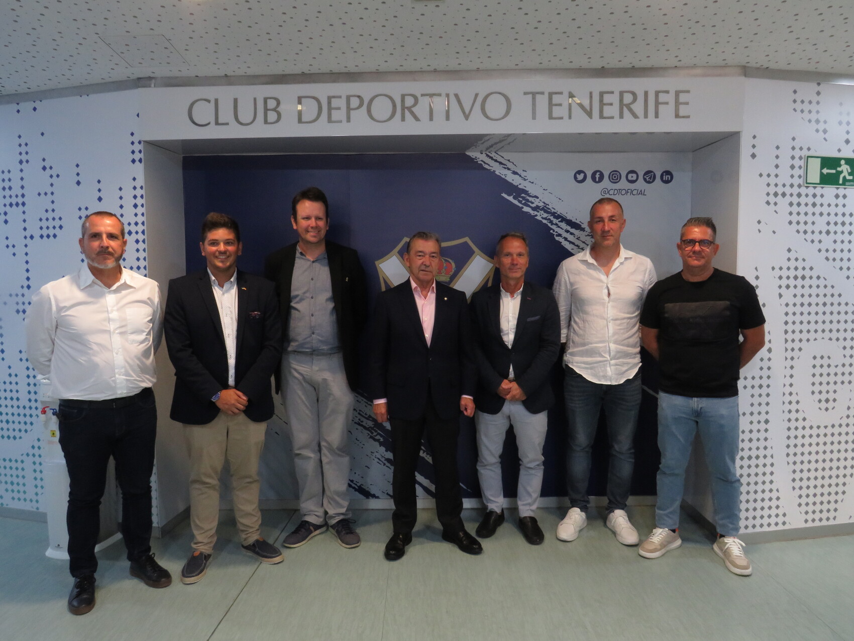 El CD Tenerife recibe a una delegación del Viimsi JK de Estonia