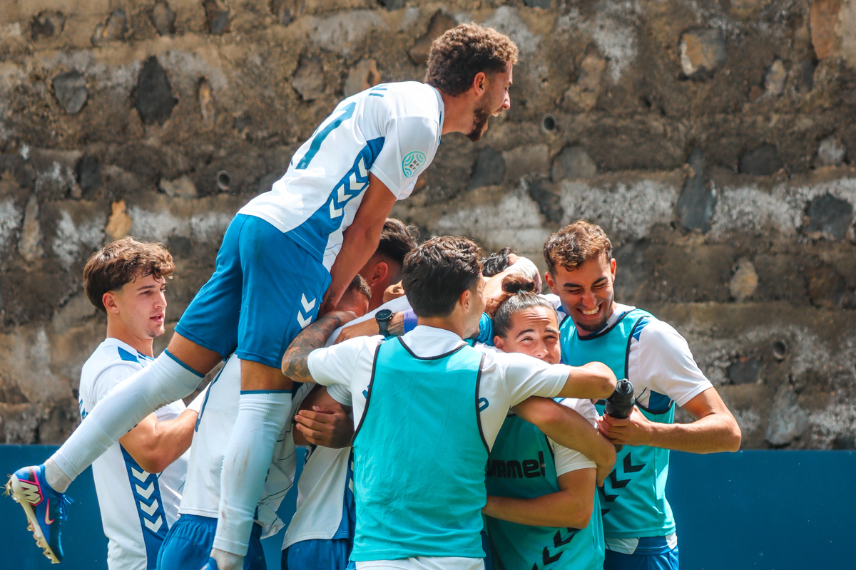 El CD Tenerife B firma una sólida victoria en la Ciudad Deportiva