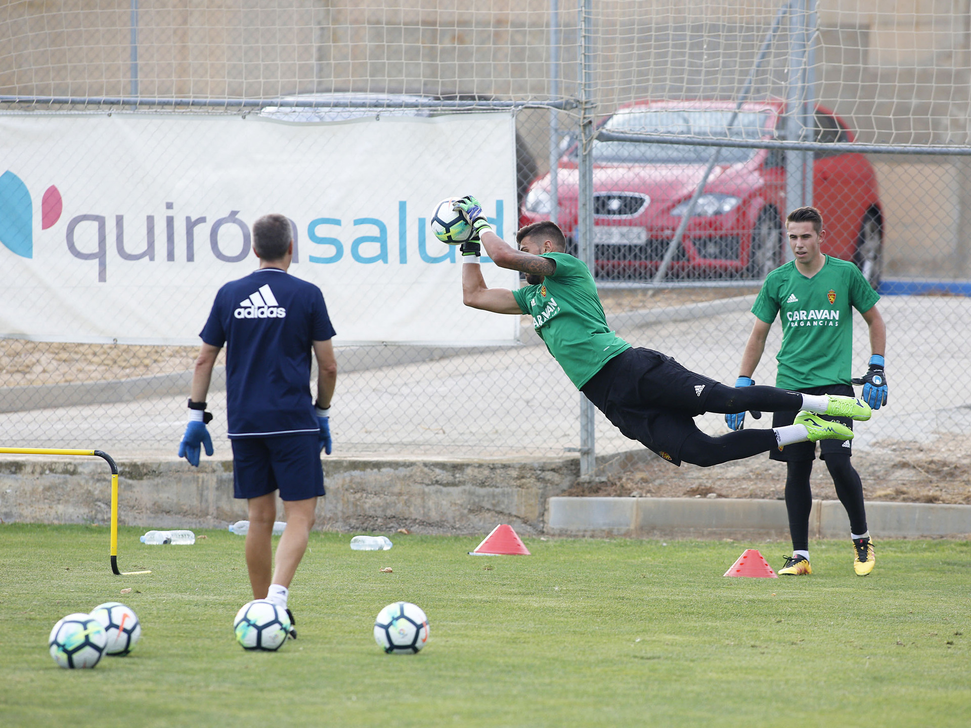 Ensayo vespertino del Real Zaragoza en la Ciudad Deportiva | Real ...