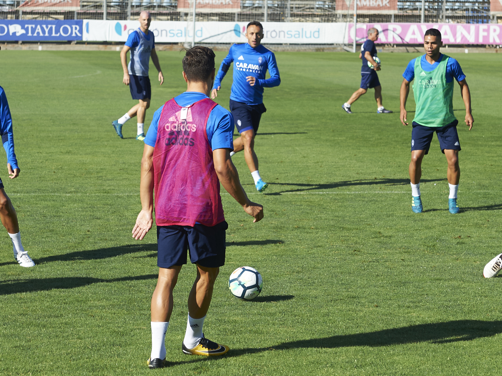 Nuevo ensayo de la plantilla zaragocista en la Ciudad Deportiva | Real ...