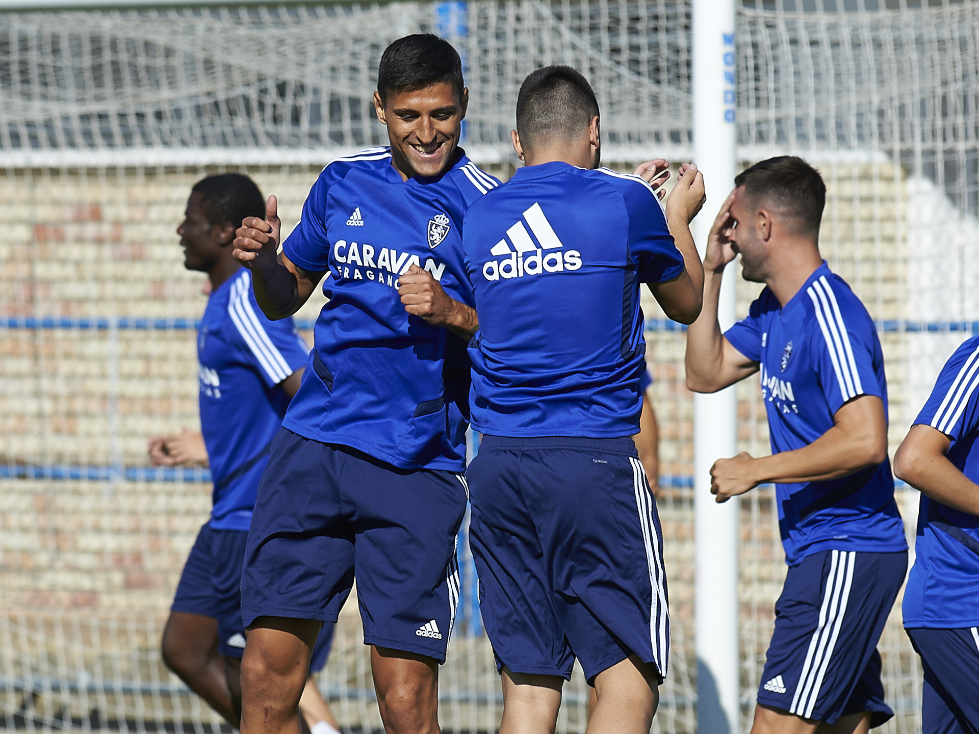El Real Zaragoza se ejercita en la Ciudad Deportiva antes de salir ...