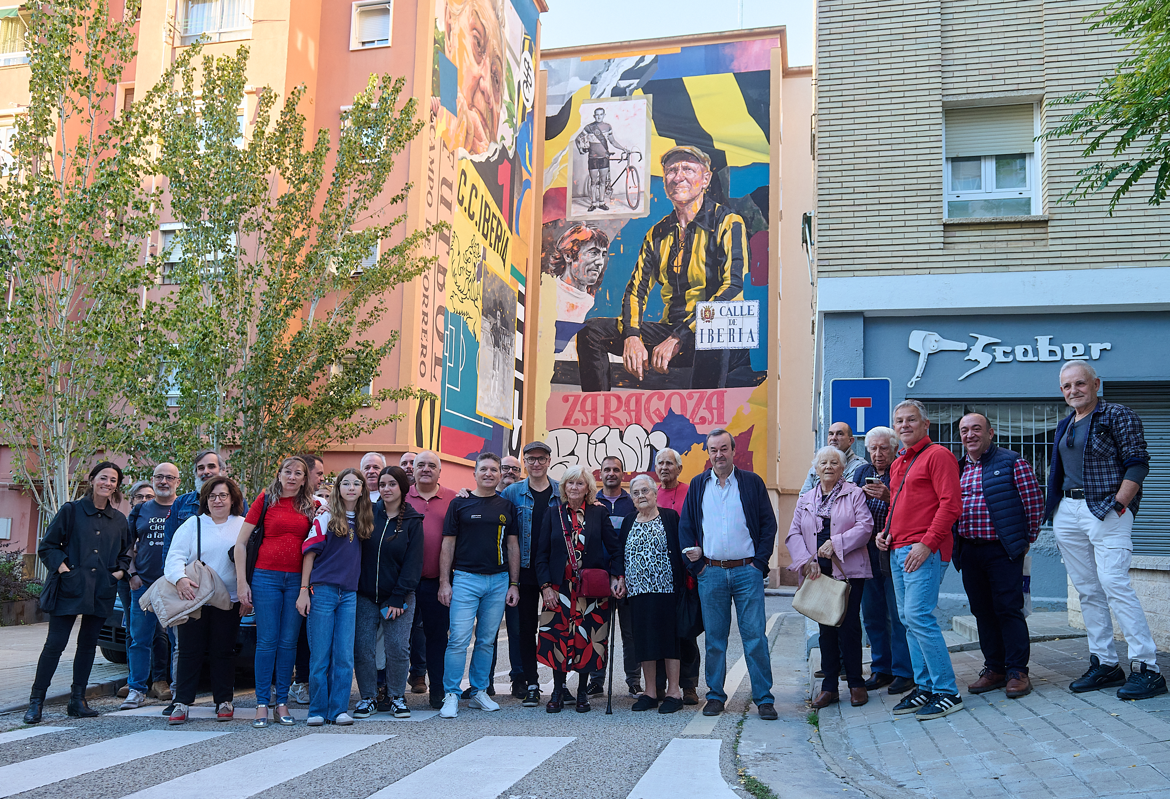Inaugurado el mural de Torrero lleno de historia zaragocista y del deporte  zaragozano | Real Zaragoza | Web Oficial