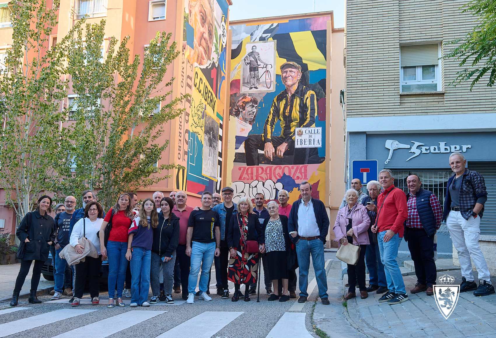 Inaugurado el mural de Torrero lleno de historia zaragocista y del deporte  zaragozano | Real Zaragoza | Web Oficial